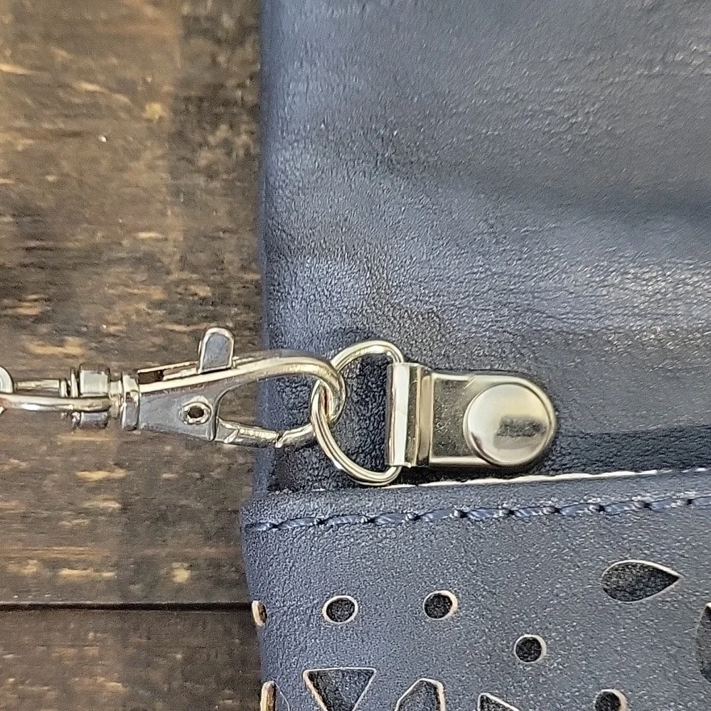 Urban Expressions Crossbody Clutch - Picture 9 of 11